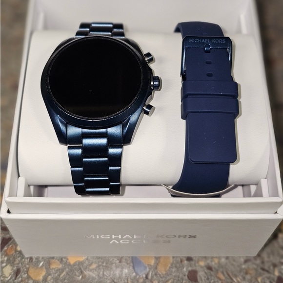 Michael Kors Gen 5 Bradshaw Smartwatch 44mm - Picture 2 of 7